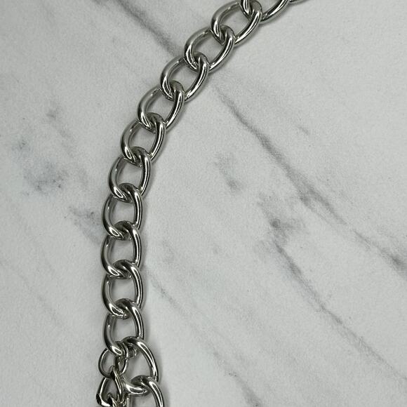 Butterfly Charm Silver Tone Metal Chain Link Belt One Size (OS) ✨ - Picture 7 of 12